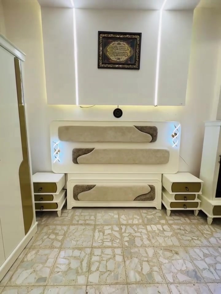 متابعين شركة العتابي للأثاث المنزلي 🌹
موديل :  الملكي ✨
جبنالكم اليوم أحدث إصدار 
لغرف نوم شركة العتابي – إصدار 2026 ✨
🔹 وجه بلوك 11 ملم
🔹 داخل طبيعي 4 ملم
🔹 ظهر جرجوبه
🔹 دفن يد كريستال
🔹 من أحدث المناشئ التركية
🔹 قواعد بلوك بورد
🔹 درجة صبغ عالية جداً من شركة MG العالمية
🔹 جام مظلل
🔹 إنارات داخلية في الكونتور
🔹 إنارات خارجية في الجرباية
🔹 ميز تواليت
✨ هذا الموديل متوفر الآن داخل شركة العتابي للأثاث المنزلي.
📞 للتواصل والطلب  واتساب متوفر 📱
***********

العتابي للأثاث المنزلي — جودة تليق ببيتكم.
