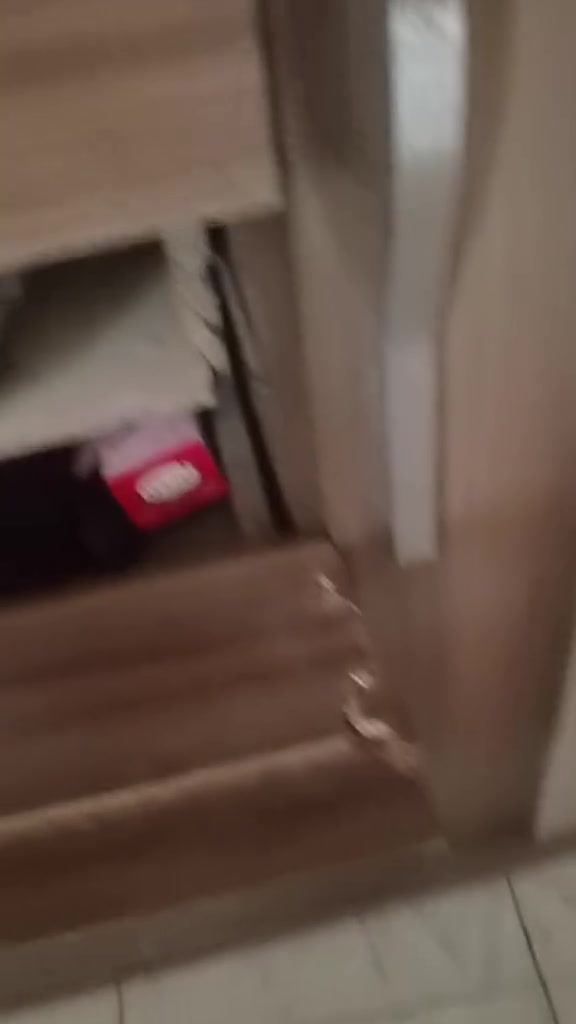 السلام عليكم للبيع غرفة تركية الغرفة جديد كنتور باب سلايد معة جزامة احذية خاليه من العيوب فقط مجرة موضحة بل فيديو المكان بغداد السعر ٣٥٠ 
***********
