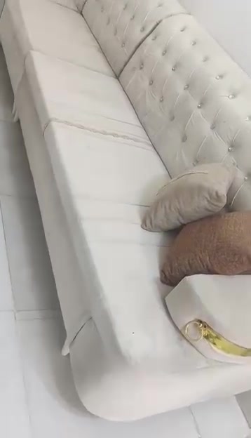 عسلام عليكم ديوان للبيع كلش نضيف وي ضرر ما بي وخشب درجه اوله بلوك اسود كلش ثكيل عشر مقاد سعره 350.  مكانه لمشتل مفصله قبل كم شهر 750.  اريده 350.  ***********
