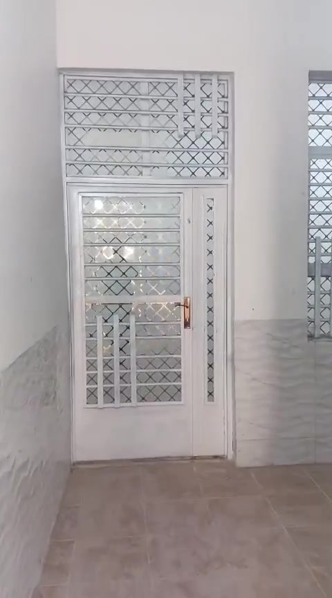 من رخصت صاحب الكروب شقه طابق ارضي للإيجار غرفه وصاله ومطبخ واستقبال بلديات حي التراث الزراعي ضياء الحلفي *********** سعر 400
