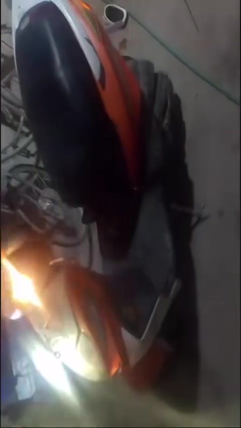 السلام عليكم
للبيع دراجه سكنس صيني
دراجه كدامك مابيها نقص ولا نقطه تبخير كهربائيات شغاله نكره سلف هورن يشتغل بريكات خلفي امامي يشتغل والشلعه فول فول فول بس ناقصها سايق
السعر ٣٠٠ وبيها مجال لشراي
للاستفسار *********** واتساب
حساب فيس قَسورَ ﹾ٭ﹾ
