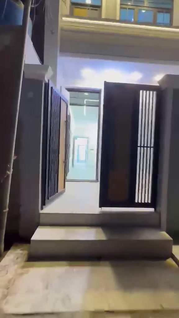 ٧٥ متر للبيع ((حيطان معزولة))  طابقين ٣غرف وصاله وملحقات ومطبخ بناء درجة اولئ
الحرية السلام
السعر مناسب جدا

للاستفسار
***********
واتساب
