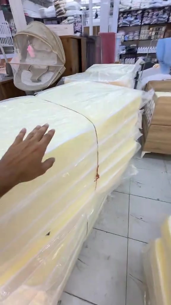 🛏️ مندر سرير أطفال طبي بجودة عالية وراحة مثالية لطفلك 🤍 متوفر بعدة قياسات: 📏 100×50 سم 📏 120×60 سم 📏 85×45 سم للطلب والاستفسار عبر الواتساب: 📲 *********** 📲 *********** حسوني بيبي 🌸
