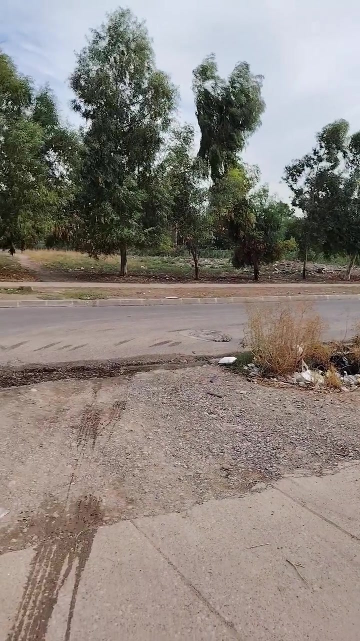 حي عدن • ٤ غرف • ركن على الشارع