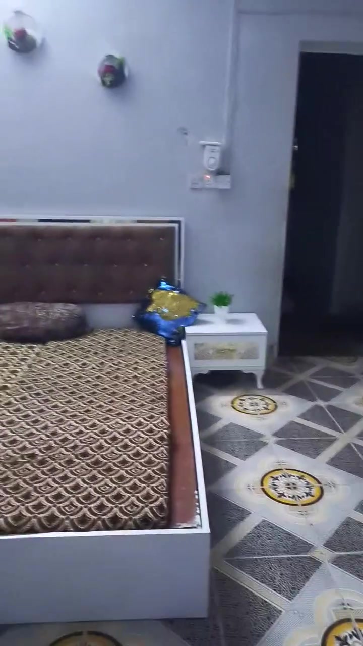 السلام عليكم غرفة نوم للبيع نظيفه مابيها ضرر حلوه ونظيفه حيل السعر ب 350 بيها مجال للشراي رقم *********** واتساب متوفر
