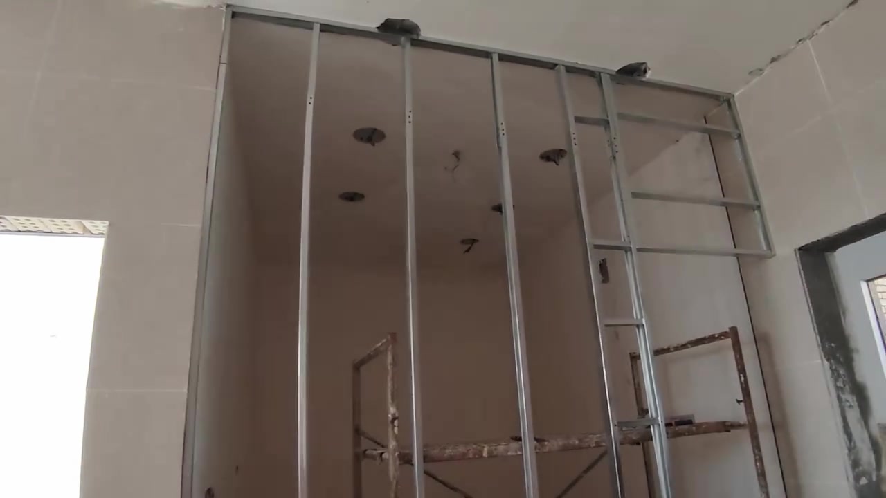 سلام عليكم عندي كادر جبسن بورد وكافه انواع الاصباغ شغل تترحملي عليه مكاني بالدوره ***********

