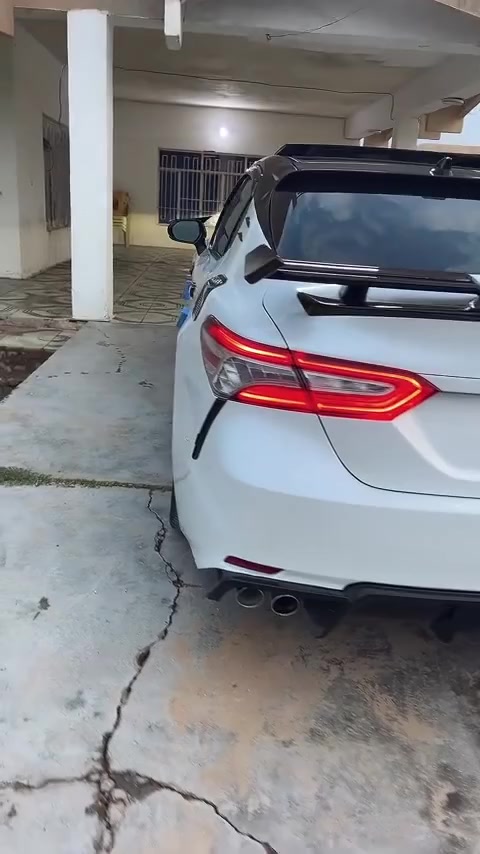 سلام عليكم. 
كامري 2020  للبيع 
السعر 185
السياره فول موصفات xse  
مكان السياره رمادي حصيبه الشرقيه 
رقم بغداد بسمي  الشراي يتصل. ما متواجد على فيس. 
رقم ***********  حادثه مال امريكا  بدون دواخل
