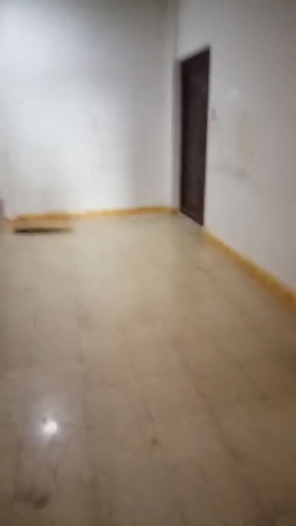 شقه للأيجار طابق ثاني 
موقع كركوك حي عدن 
محتواه 
استقبال مطبخ حار بارد غرفتين نوم 
ايجاره 235 قفل شامل المي والكهرباء
تواصل ***********
أو زورونا مكتب الدباغ للعقارات 
سايدين حي العسكري مقابيل اهل السيراميك قرب مطعم دجاج المختار

