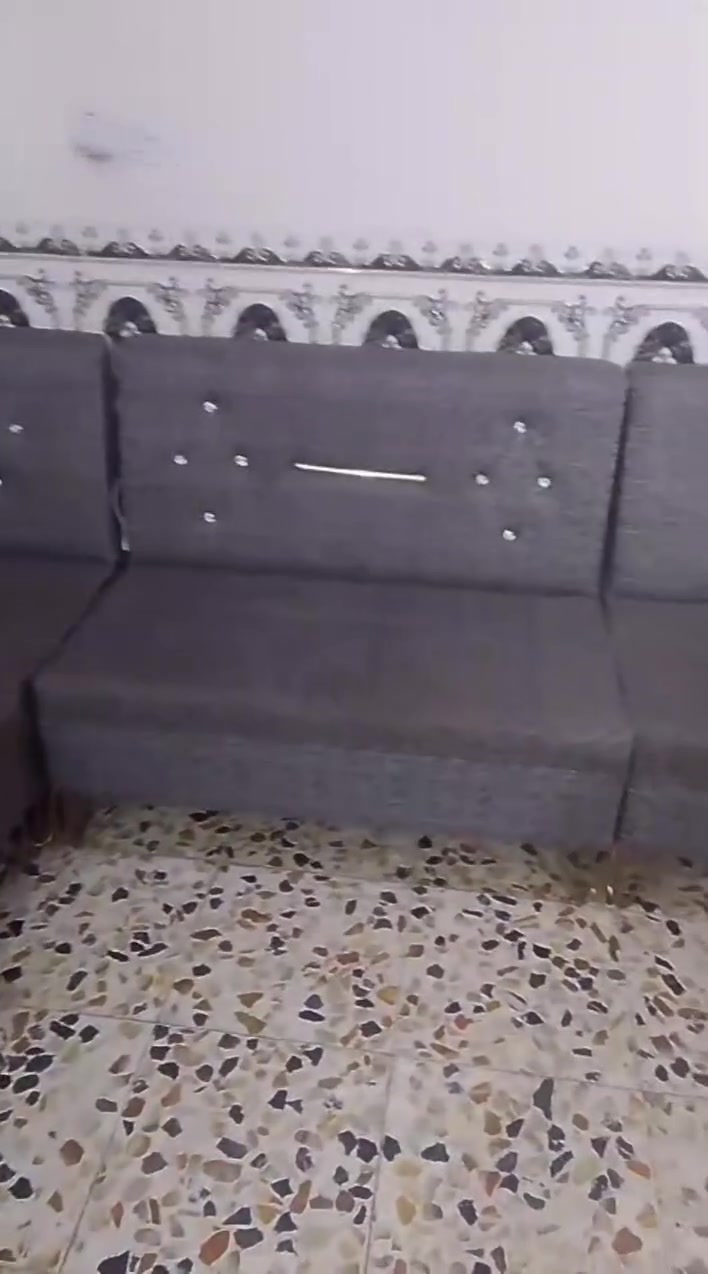 طالب العلي • ٢٠مقعد • هيكل خشب