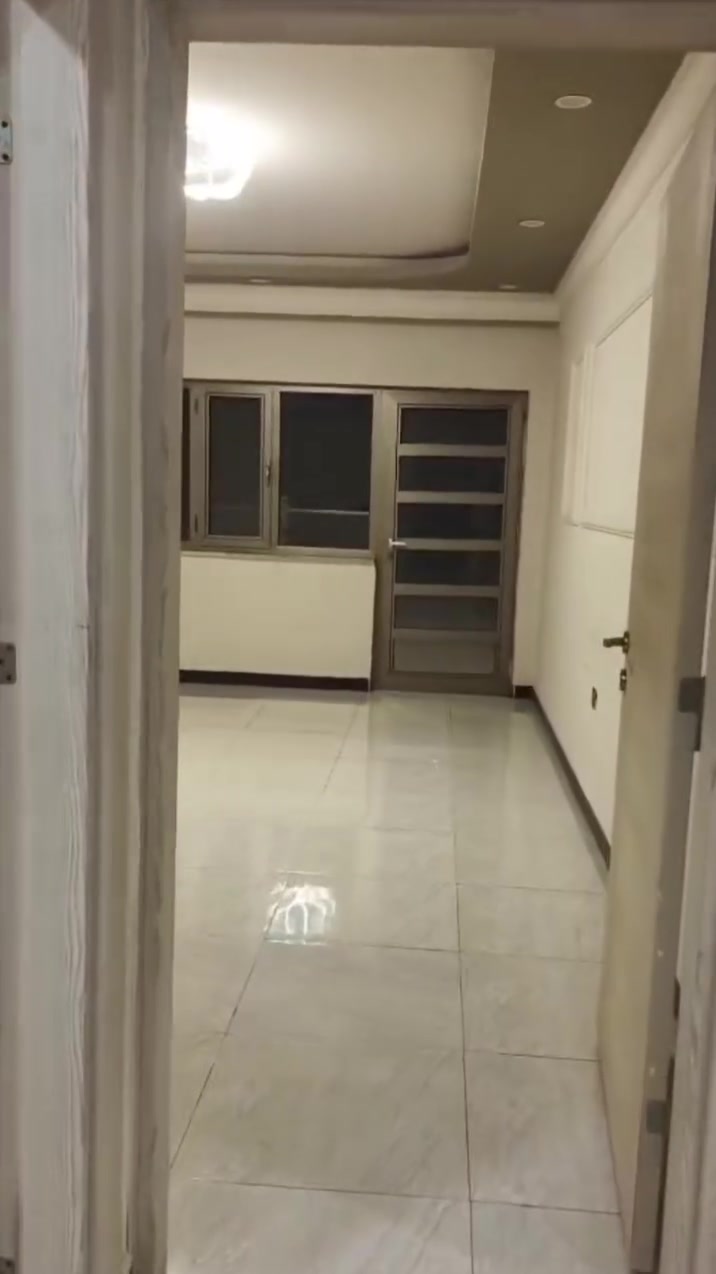 🏢 شقة للبيع في أبراج حيفا سيتي السكنية في شارع حيفا 
📐 المساحة: 125 متر مربع
✨ نظام البيع: كاش أو عن طريق المصرف العقاري
🔹 تفاصيل الشقة:
غرفتان نوم 🛏️
صالة 🛋️
حمام 🚿
مطبخ 🍽️
سبالت في الغرف والصالة ❄️
كونتر مطبخ
🏙️ مميزات المجمع:
🛡️ سيكيورتي وحراسة 24 ساعة
⚡ نظام كهرباء مركزي
🚗 بارك سيارات فوق الأرض وتحت الأرض
📞 للاستفسار: الاتصال على الرقم التالي:
*********** مهدي ناحي 
*********** محمد 
*********** ابو وسام
