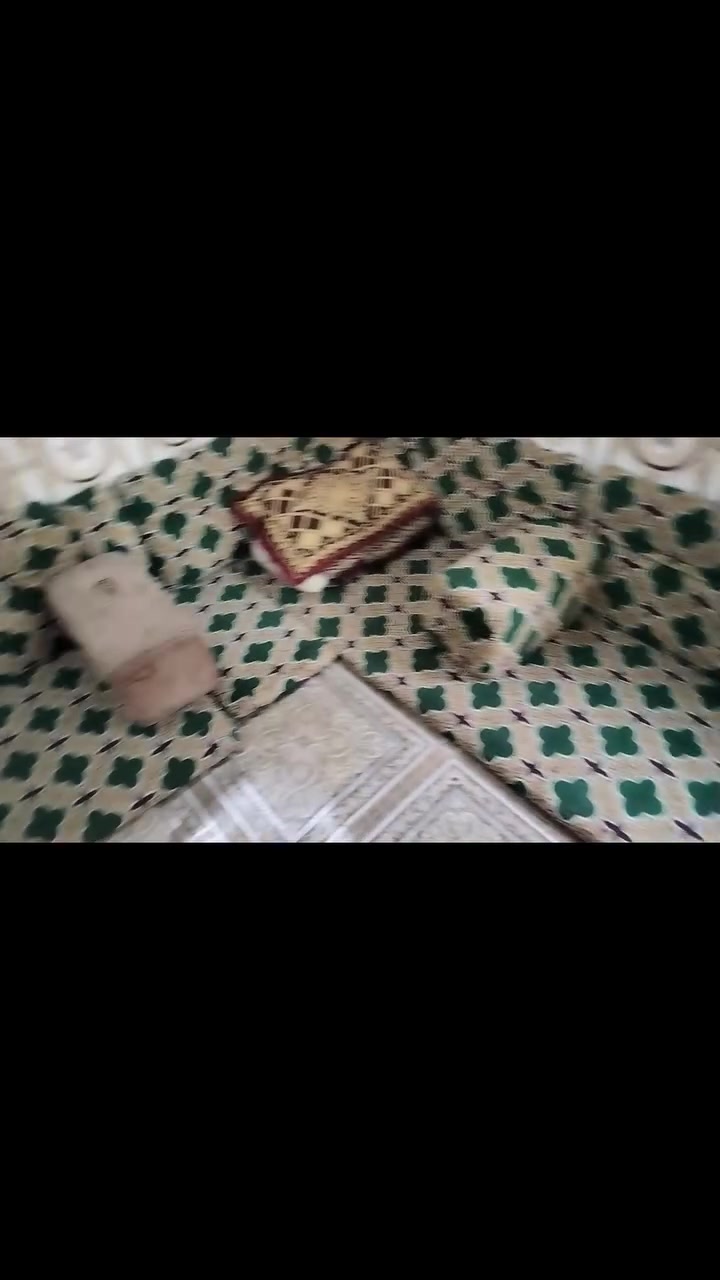 السلام عليكم جلسه للبيع في كربلاء حي النضال السعر100وبيها مجال الطول 5ونص ولعرض 3ونص الرقم ***********متواجد واتساب
