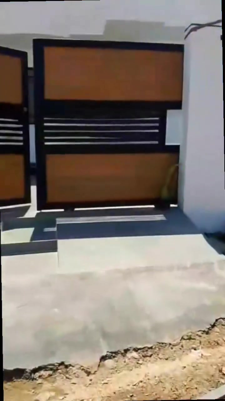 دار سكن للبيع طابو زراعي مساحه ٢٦٠متر طابق واحد حي العسكري زراعي مجاور بيت دبي للاستفسار او الاتصال او مراجعة مكتب جوهرة المقدادية للعقار حي العسكري الشارع العام مجاور صيرفه حسن ومكتب بدر متوفر كافة العروض ***********
