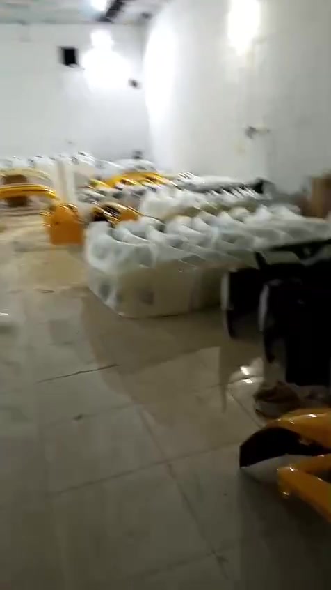 يوجد لدينا دعاميات لسيارات اليابانية
ويوجد لدينا جملة و المفرد 
***********
