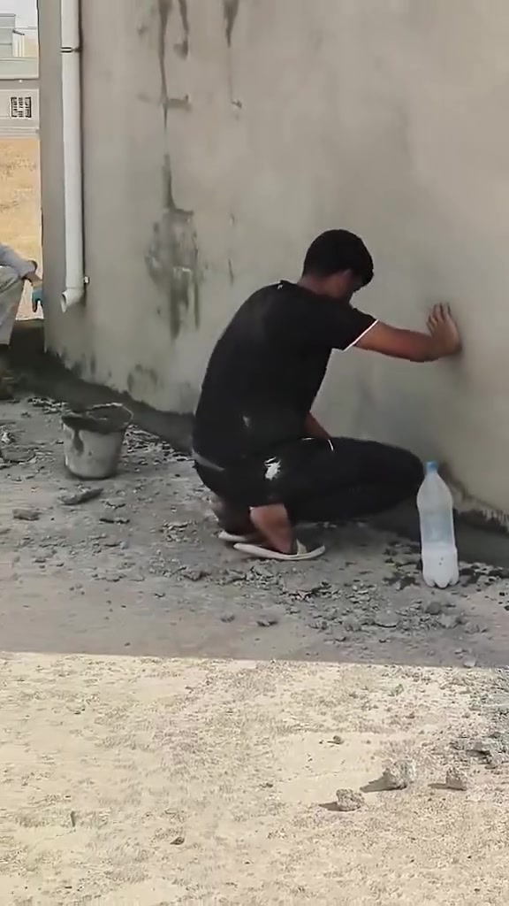 🏠 لا تنتظر أول تسريب حتى تفكر بالعزل.....!
احمِ بيتك من مياه الأمطار،،،،
 تخلص من الرطوبة بعزل احترافي وتنفيذ مدروس....
🔹 عزل مائي
🔹 معالجة التشققات والتسريبات
🔹 مواد معتمدة وتنفيذ إحترافي
📍 الموصل
📞***********
📞***********
👷تنفيذ/ اكرم شبيب 
👷تنفيذ/جاسم محمد
عزل اليوم… راحة وحماية لسنوات. 🛡️

نص مكتوب في الصور:
- الطبقه الاولى