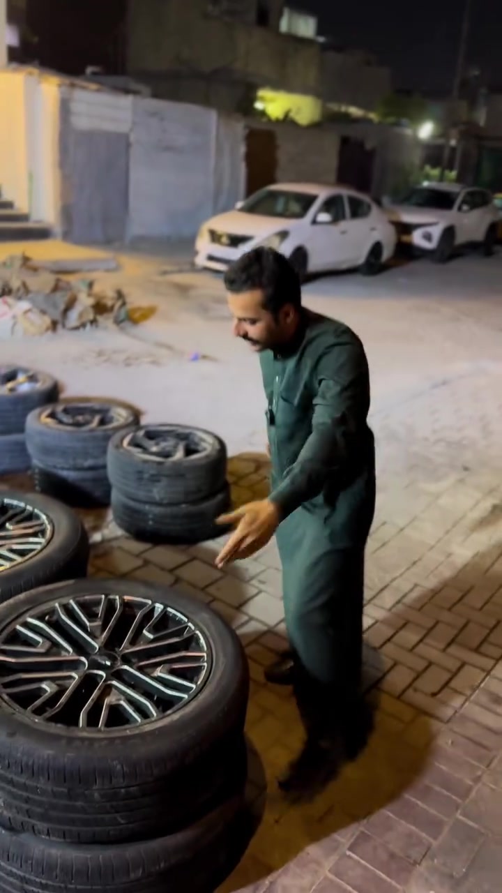 خدمات نجم بغداد بيع ومراوس وتعديل وصبغ كلشي موجود العنوان الطالبيه قرب علوه زويني ***********
