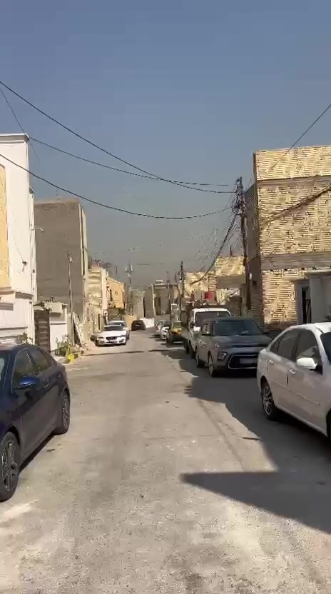 هيكل للبيع
المساحه90 الواجه5 النزال18
كامل من ابواب وشبابك تفصال نوع ثقيل 
كامل من مجاري مربوطه
كهرباء واصل ماء واصل 
مؤاسس من بواري سبالت جميع البيت 
+تاسيس بواري كامرات +صاروخيه مطبخ بناء درجه اولى 
ويحتوي على مدخلين
 طابق الاول من صحيات خارجيه واستقبال صاله كبيره +منور+غرفه5×4+صحيات
الطابق الثاني يحتوي على غرفتين 5×4+صحيات الطابق الثالث يحتوي على بيتونه كبيره مساحه9×5 +سطحين 
العنوان اربع شوارع خلف مول الحامد وخلف بفرعين شارع حسينيه شاكر الساعدي كاع علي مكلف 
للستفسار ***********
