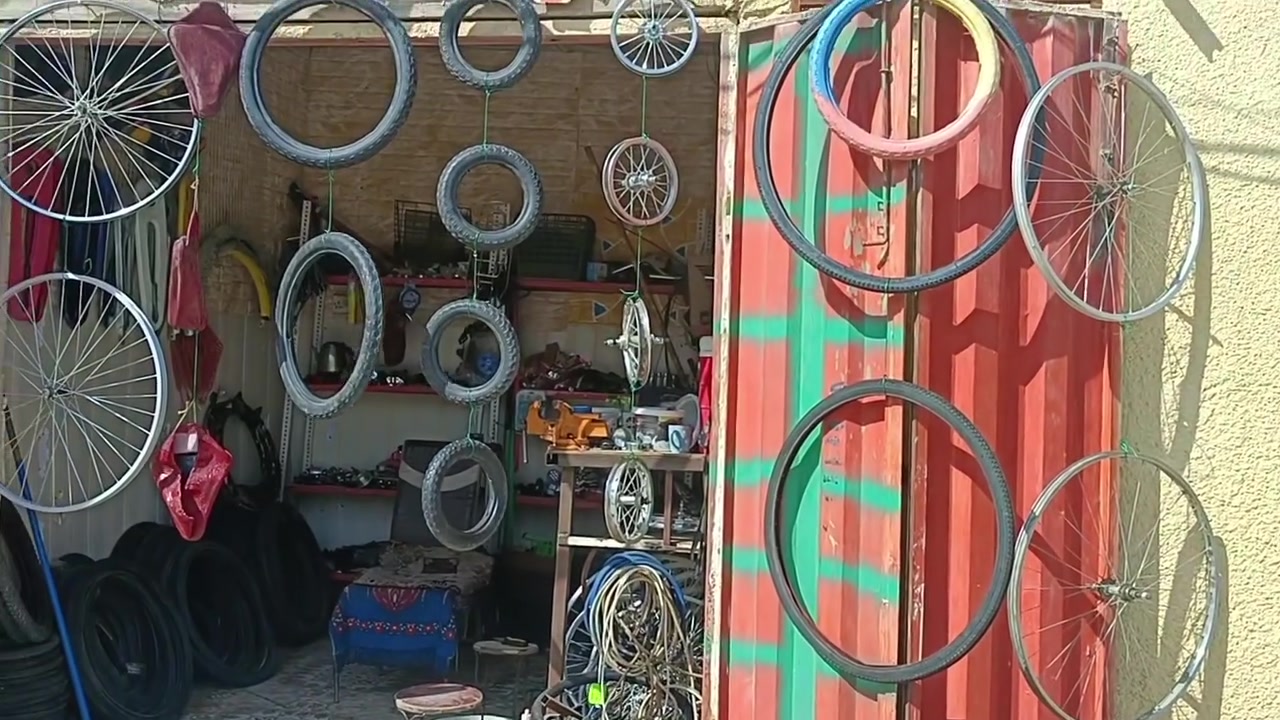 بيع اغراض محل سعر جمله اي حاجه بالمحل صغيره او كبيره ب 1000 دينار جوه الجمله اي حاجه بالمحل بالف دينار اغراض بايسكل اغراض مال محل كامله للبيع مكاني كربلاء للتواصل واتساب***********
