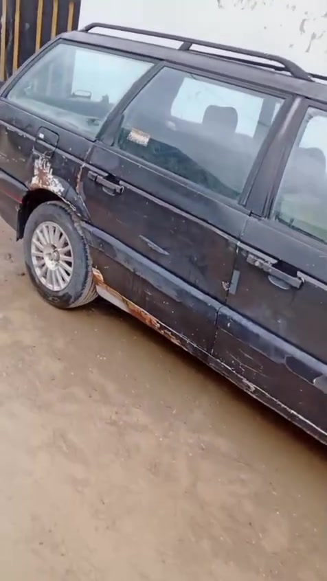 السلام عليكم 
للبيع كولف موديل 89 
مجفته جديد كل نقص ما بيها 
رقم انكليزي باسمي تحويل ثاني يوم 
  ب 25 ورقه وبيها مجال للشراي 
مكاني ديالى-بعقوبة
للاستفسار:***********
