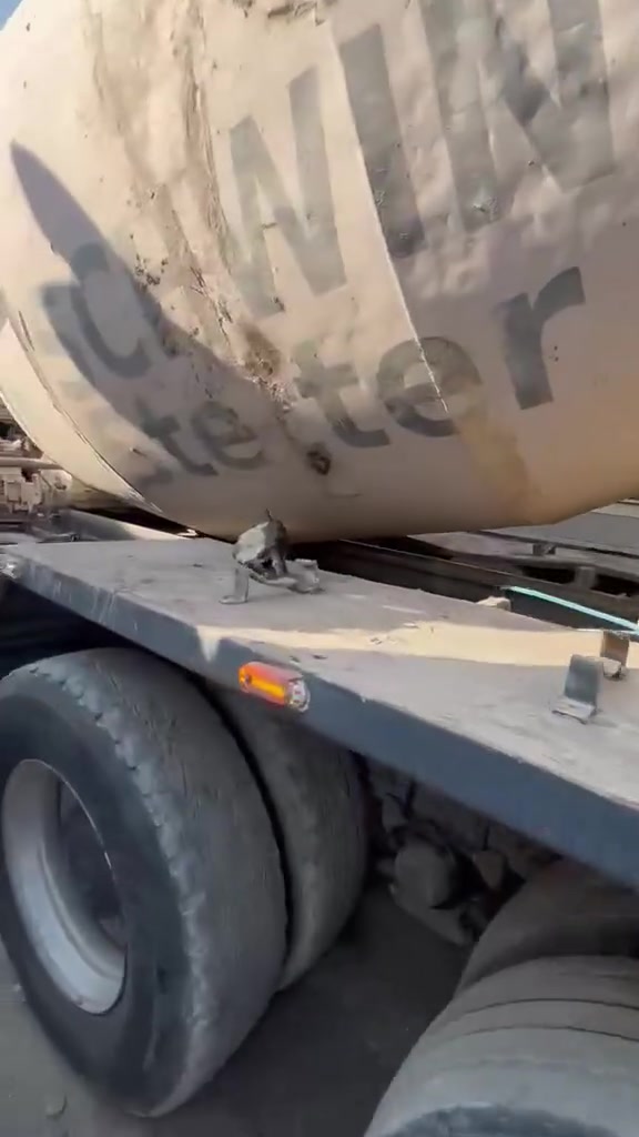 موديل91 سنويه لل  28 مجموعه نص جي اف كير 155
شاصي مكفول
جدر 8متر 
تحويل مباشر 
تخم تاير 
كهربائيات جدد
 دوشمه جديدة 
تواصل ***********
الموشراي ويشلع الكلب يدور مال ميت لايطبلي رجاءأ

