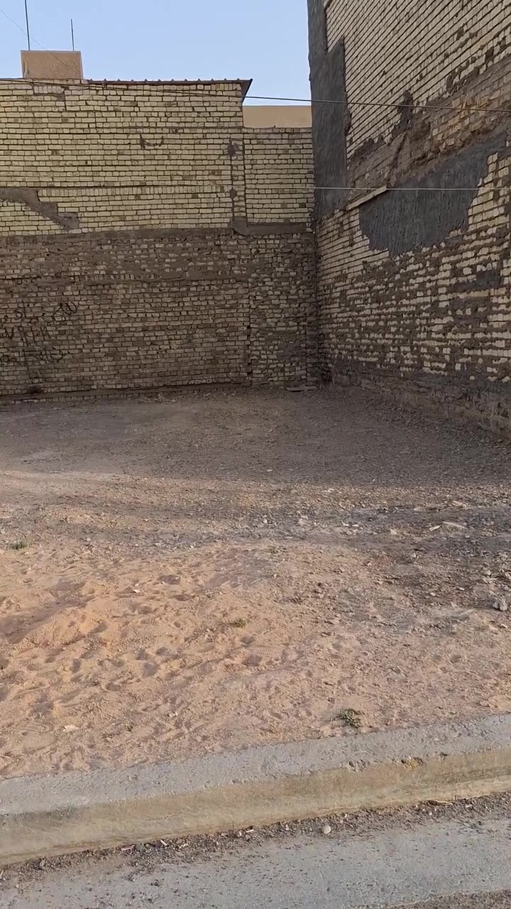 للبيع قطعه مساحه ٧٥م واجه ٧ونص نزال ١٠ طابو صرف حي الجهاد ديوان الأصيل الاتصال على الرقم ***********
