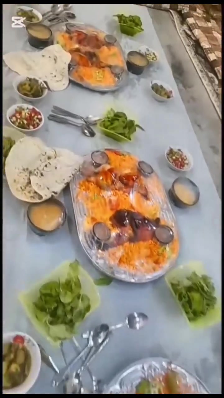 مناسف مندي السيد🎁😍 تجمع العائلة ***********
جمعة الجمعة ما تحلى إلا بلمة الأهل  وأطيب سفرة. خلّي غداكم اليوم علينا واستمتعوا بأحلى الأوقات ويا عائلتكم. جمعة مباركة وطيبة عليكم.💙💙

