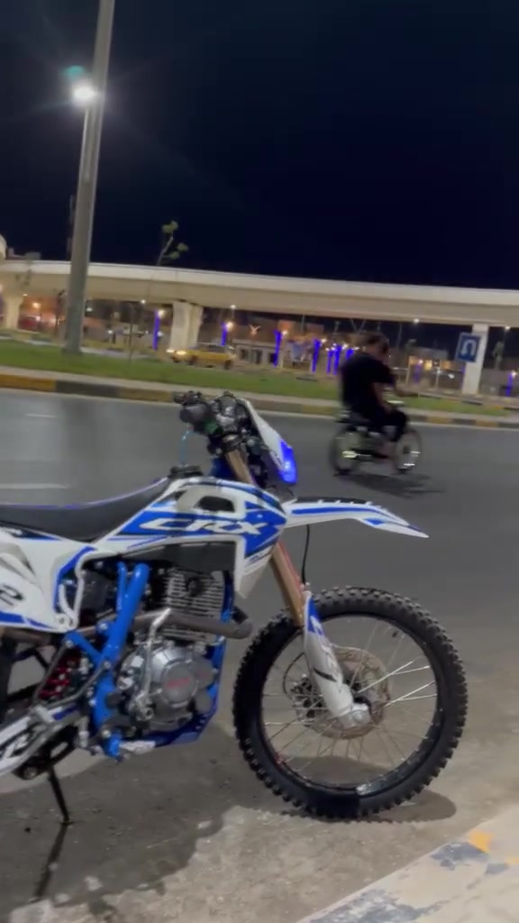 سلام عليكم قفاز للبيع
مكفوله كفاله عامه كير ومكينه 
سي ار اكس مكينه 300ss
شلعه معدل 
كلشي بيه شغال 
25 طالعه بل 26 اوراق وصل 
سعر 1450 وبيه مجال للطبين 
مكاني ميسان حي الثوره 
استفسار 
***********
