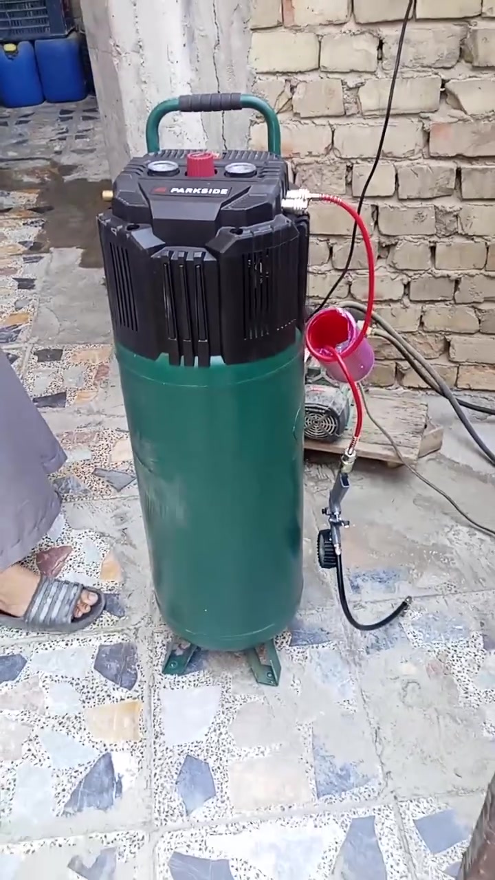 السلام وعليكم كبريسر جديد غير مستعمل ألماني المكان الامين الثانيه ***********
