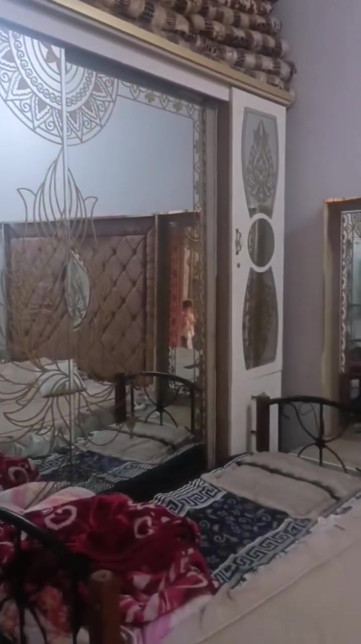 غرفه للبيع شرط النظافه شراي يجي خاص  ***********
