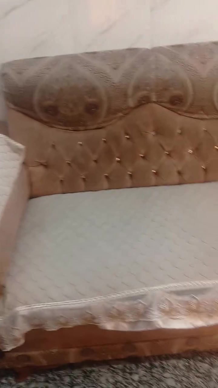 غراص البيع تخم ستعمال قليل وسعره مناسب جدا مستعجل علا البيع وبوفيه معا ملحق مالته البيع والشراء يتصل واني خادم بغداد الدوره شارع ٦٠ رقم الهاتف التواصل ***********

