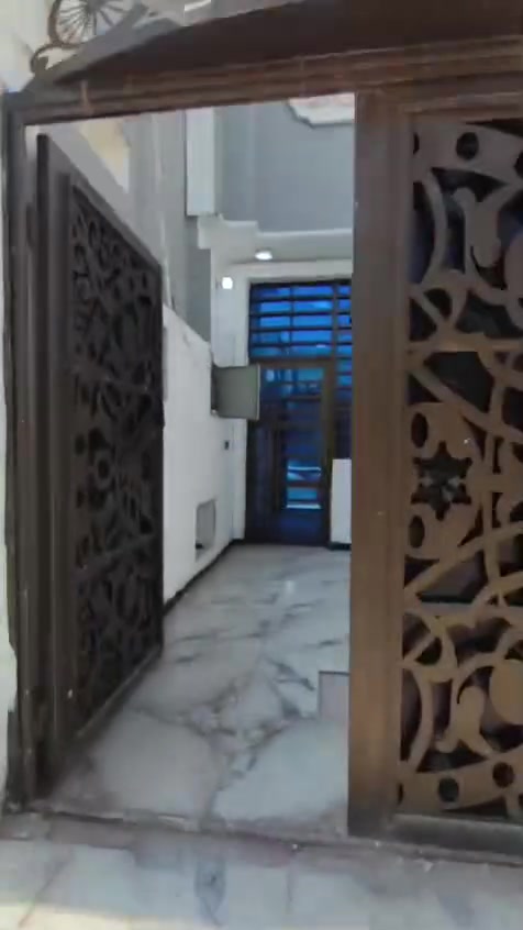 بيت للبيع
#مساحته150متر  

  

     

           

             #خدمات كامله 

  

         يتكون من غرفتين وصاله ومطبخ واستقبال وتخاريج داخليه وخارجيه 

     

             #عنوان عل شارع المطار مقابل ملحق  قريه الغدير 

                

         

 

للاستفسار الاتصال على الرقم التالي او مراسله

 #واتساب‏‪***********

ملاحظه توجد جميع #المساحات من عرصات #وبيوت كامله مفتاح
