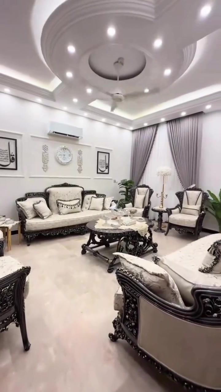 ***********

🏡 **للبيع عقار في السيدية – على شارع النخل عرض شارع 30 متر **

فرصة مميزة لامتلاك منزل بموقع ممتاز على شارع النخل.

📍 الموقع: السيدية – شارع النخل
📐 المساحة: 150 متر
📏 الواجهة: 6 متر
🚪 مدخلان لسهولة الحركة والخصوصية.

مواصفات العقار:

- 4 غرف نوم
- صالة
- مطبخ
- هول داخلي
- 3 حمامات (خدمات)

العقار مرتب وجاهز للسكن، ويتميز بموقعه الحيوي وقربه من الخدمات.

💰 السعر مناسب.

للاستفسار أو معاينة العقار، تواصلوا ويانا.

#عقارات #اكسبلور #مساحة #بغداد #عقارات_بغداد
