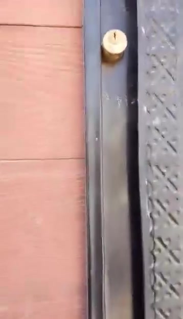 يوجد بيت لليجار مساحته 100 متر قاط واحد ايجاره 175 قرب مدرسه ايرانيه ***********
