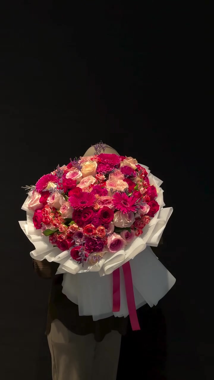 اجمل باقه خطوبه بلعـالم 🤍🌿#ورد #flowers
