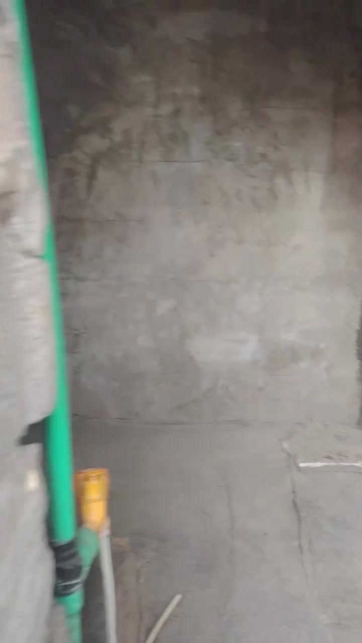 السلام عليكم بيت للبيع مساحه ٩٠  متر الواجهه ٥ متر يحتوي على غرفه نوم واستقبال ٥×٤ يحتاج تصليح الموقع شارع قاسم الوكيل قبل التقاطع الثاني داخل الفرع السعر المطلوب ١٦ وبي مجال رقم ***********
