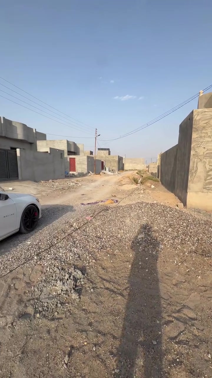 بلقرية الجامعية • ٢٠٠م • صاحب القطعة