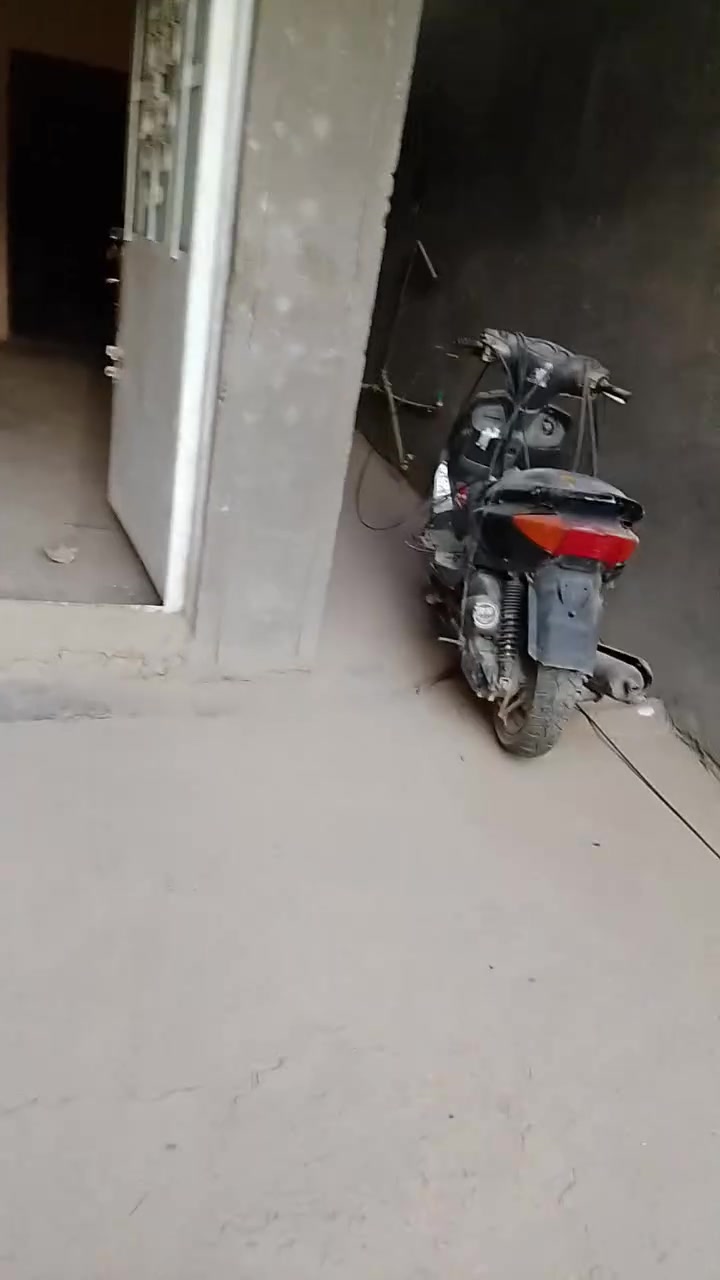بيت لليجار ابواغريب قرب جامع الرحمن مساحة البيت ١٢٥متر طابقين ***********.      ***********

