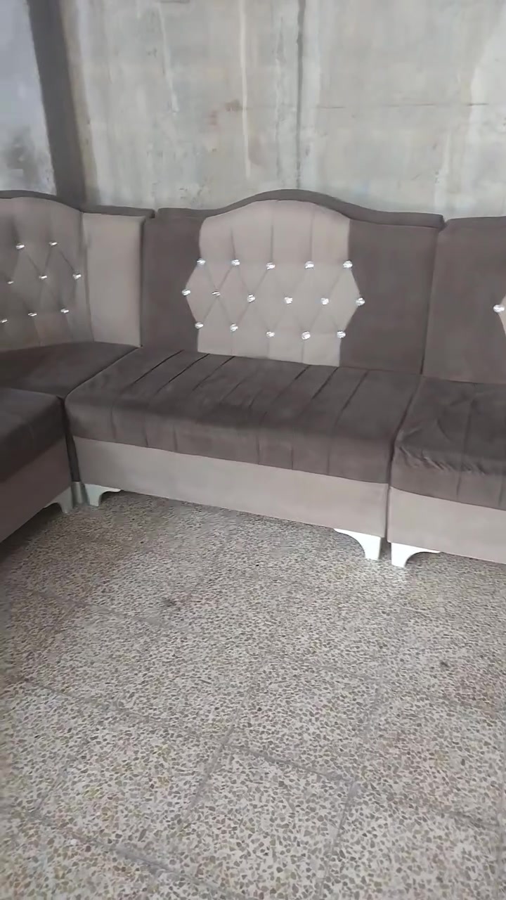 السلام عليكم ديوان للبيع 
توصيل مجاني داخل الموصل 🛻🛻🛻🛻  ديوان 4قطعه
75بيه مجال الطيبين 🙂 
المراجعه على هذا الرقم 
***********
