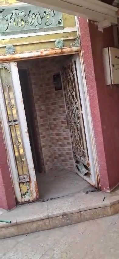 بيت للايجار بالقبله بحي المهندسين طابق واحد غرفتين نوم وهول ومطبخ وصحيات وديوانيه وكراج اجاره 750 اي استفسار على هذا الرقم ***********
