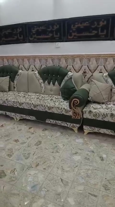 السلام عليكم
ديوان تفصال بعده جديد للبيع 
السعر 300 الف وبي مجال 
***********
