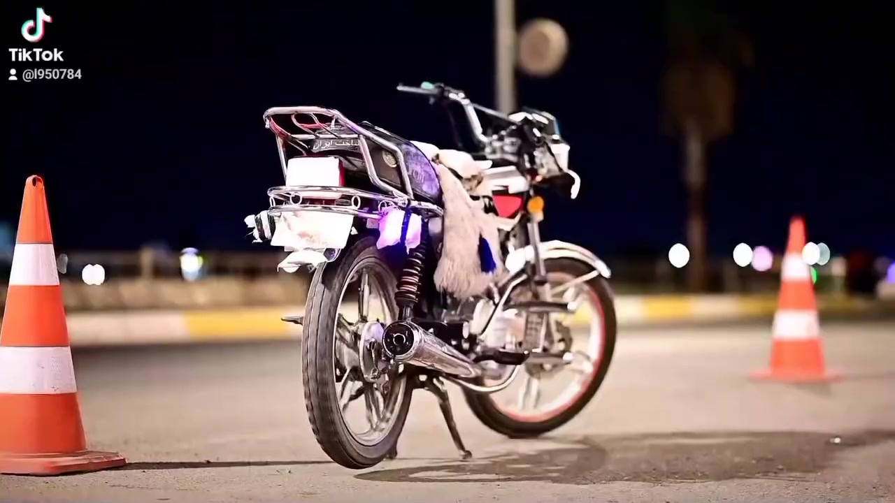 سلام عليكم دراجة سيفون موديل 21 مكان ديالى بعقوبة تقاطع سادة سعر 450 وبهة مجال رقم ***********
