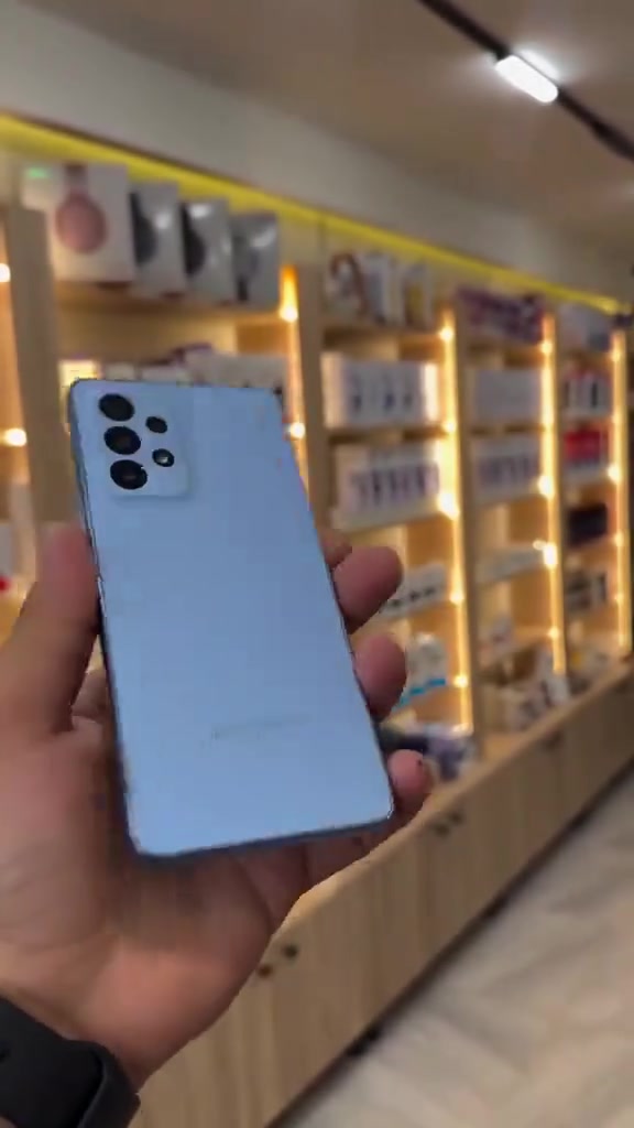 سامسونج A53 5G
البيع سعر 200الف توصيل ماعندي 
مكاني بغداد الجديدة 
الرقم ***********
