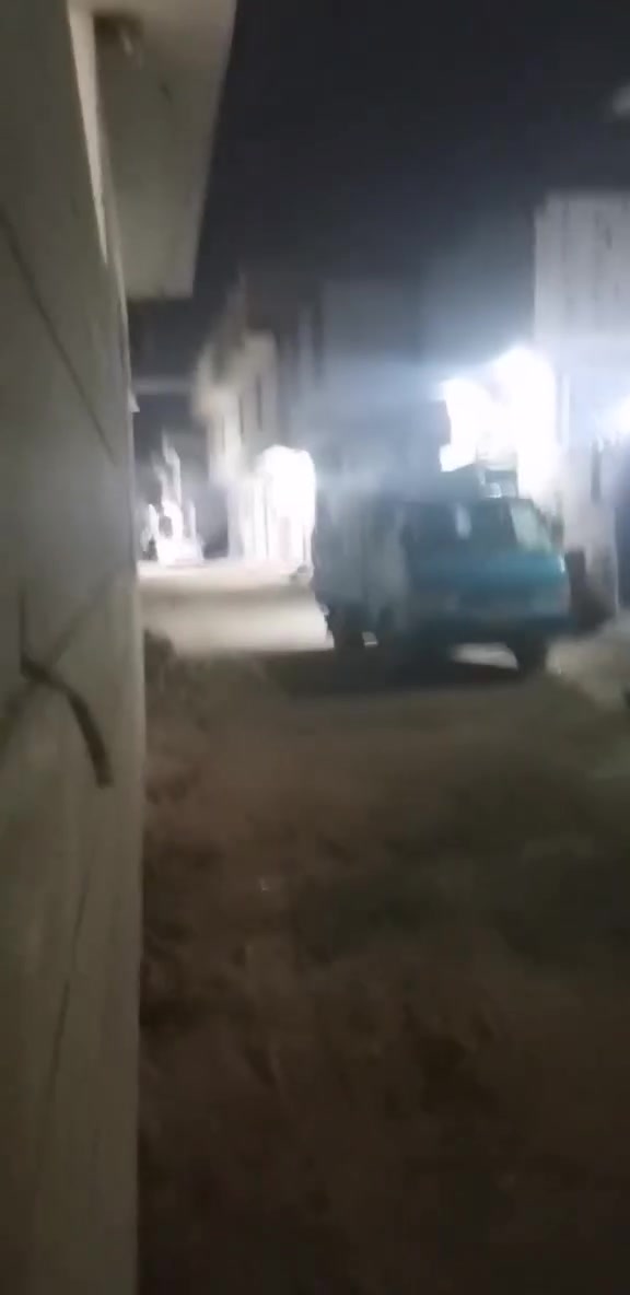 السلام عليكم ورحمة الله وبركاته  بيت للبيع المساحه ١٠٠ مربع ١٠×١٠ طابق  واحد  بناء ٨٠ متر والباقي كراج صغير وحديقه بناء غرفة نوم +استقبال و مطبخ مفتوح على الصاله طبعا الاستقبال معزوله بابها كبل من الطارمه الدرج خارجي العنوان كربلاء شارع  المطبعه مو الفرع التبليط القبله نهاية الفرع مكتبت العلم مباشر من صاحبت البيت السعر ١٢٠ وبي مجال مستعجل على البيع للاستفسار *********** ابو علي علما البيت حاليا امئجر ٢٥٠ الشهر
