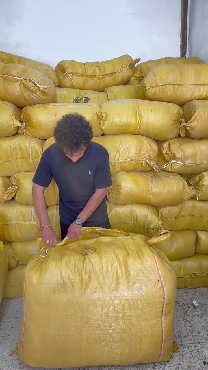 بات بات اطفال وجبه جديده وصلت
حبايب عدد ١٠٠ تراك داخل شليف يطلع طلعه وبيتي يلبس من عمر سنه الى ١٥ سنه حلويات لموسم
للاستفسار ***********
