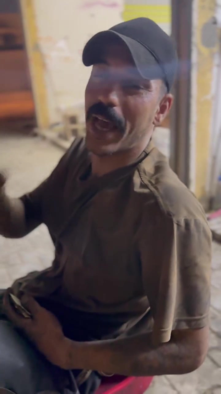 ‏أخوكم خادمكم أحمد الحجام فيتر وكهربائي عام ***********
