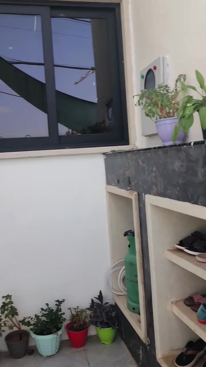 دار مساحه 120 جمعيه غرفه تجاره قريب علا شارع تلكيف تفاصيل الدار بالمنشور ***********
