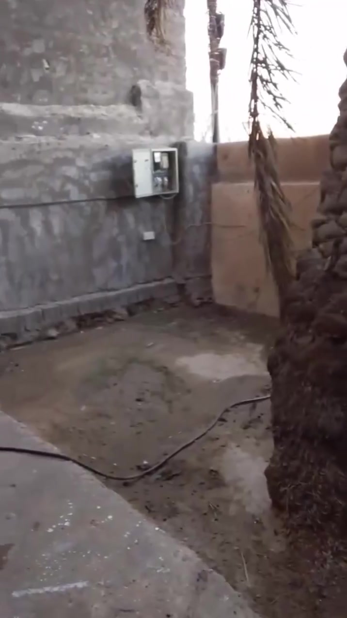 دار للبيع زراعي سند 25اصولي طابق واحد خدمات كامله مي وتبليط ومجاري مربوطه بالري موسبتتنگ وبي ميزانيه مسجل كهرباء وطنيه مساحته 135نهايه شارع بغداد اي استفسار *********** سعره 75وبي مجال
