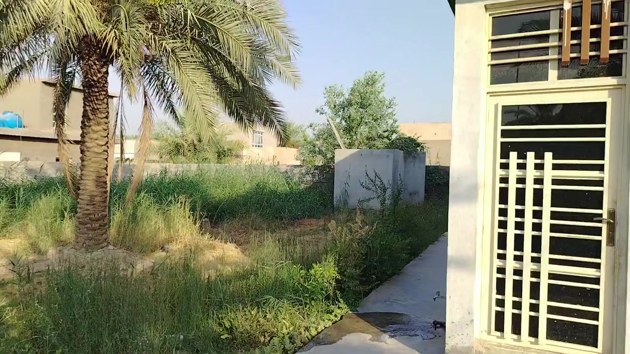 السلام عليكم
بيت مساحته 240 متر يحتوي على غرفتين نوم واستقبال ومطبخ وصاله بناء جديد طابوك قريب من الشارع  العام خدمات قريبه جدا مدارس واسواق صنف الارض وقف سكني العنوان المدائن منطقة باوي قريب جدا من الشارع العام السعر 95 مليون قابل للتفاوض للاستفسار *********** يوجد واتساب غير متواجد على الفيس
