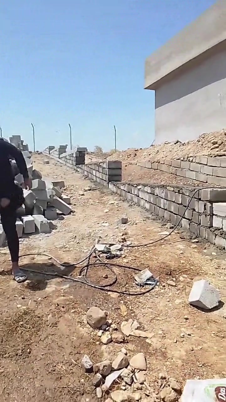 سلام عليكم اني بنا وهذا شغلي 
اشتغل بل الف واليوميا
واسعار مناسبه 
***********
*********** بي واتساب
