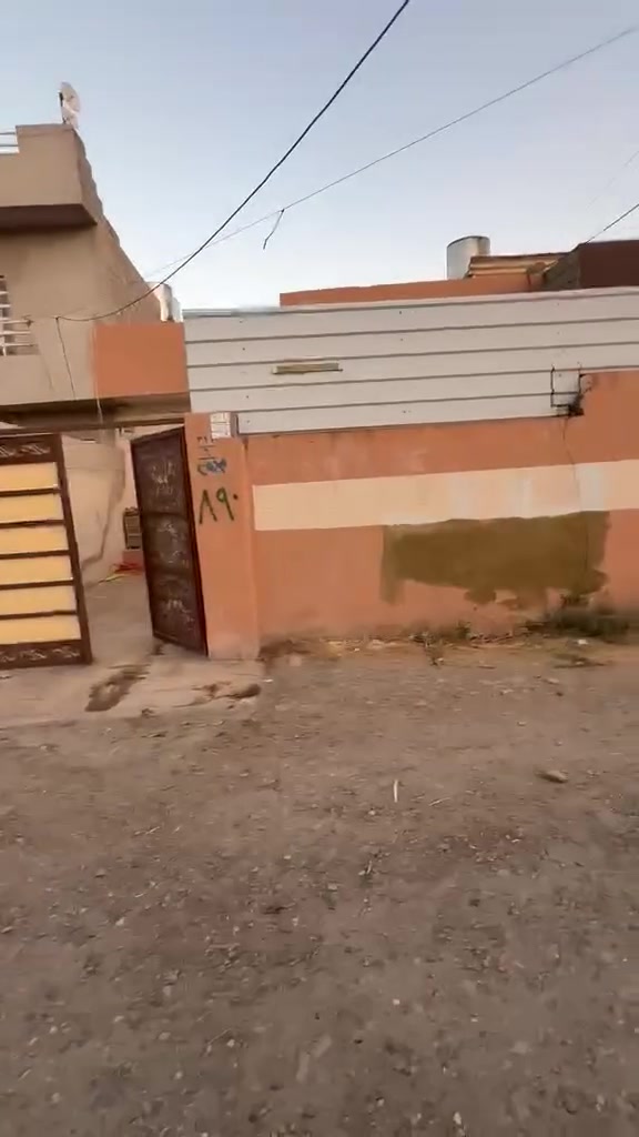 سلام عليكم دار للبيع حاوي الكنيسه
طابق واحد مساحه ٢٠٠ واجه ١٠ يتكون الدار من  ٢ غرف نوم هول استقبال مشتملات 
مكتب المشهداني للمقاولات الشرافيات الهندسه
نستقبل جميع العروض ايمن ايسر
للاستفسار الاتصال علا الأرقام 
 ***********
***********
