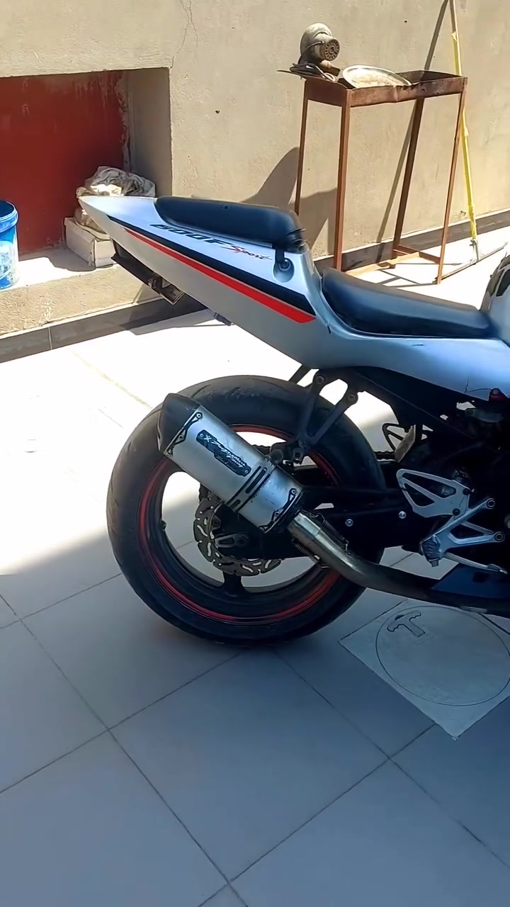 للبيع F4i افوراي 600cc دراجه كفاله عامه كير ومكينه وكفرات بلادي دراجه نضيفه كلش مكاني حله بابل سعر ٢٨ 
*********** واتس او اتصال
